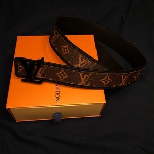 Louis Vuitton Belt Size 90cm Fits(28-32)